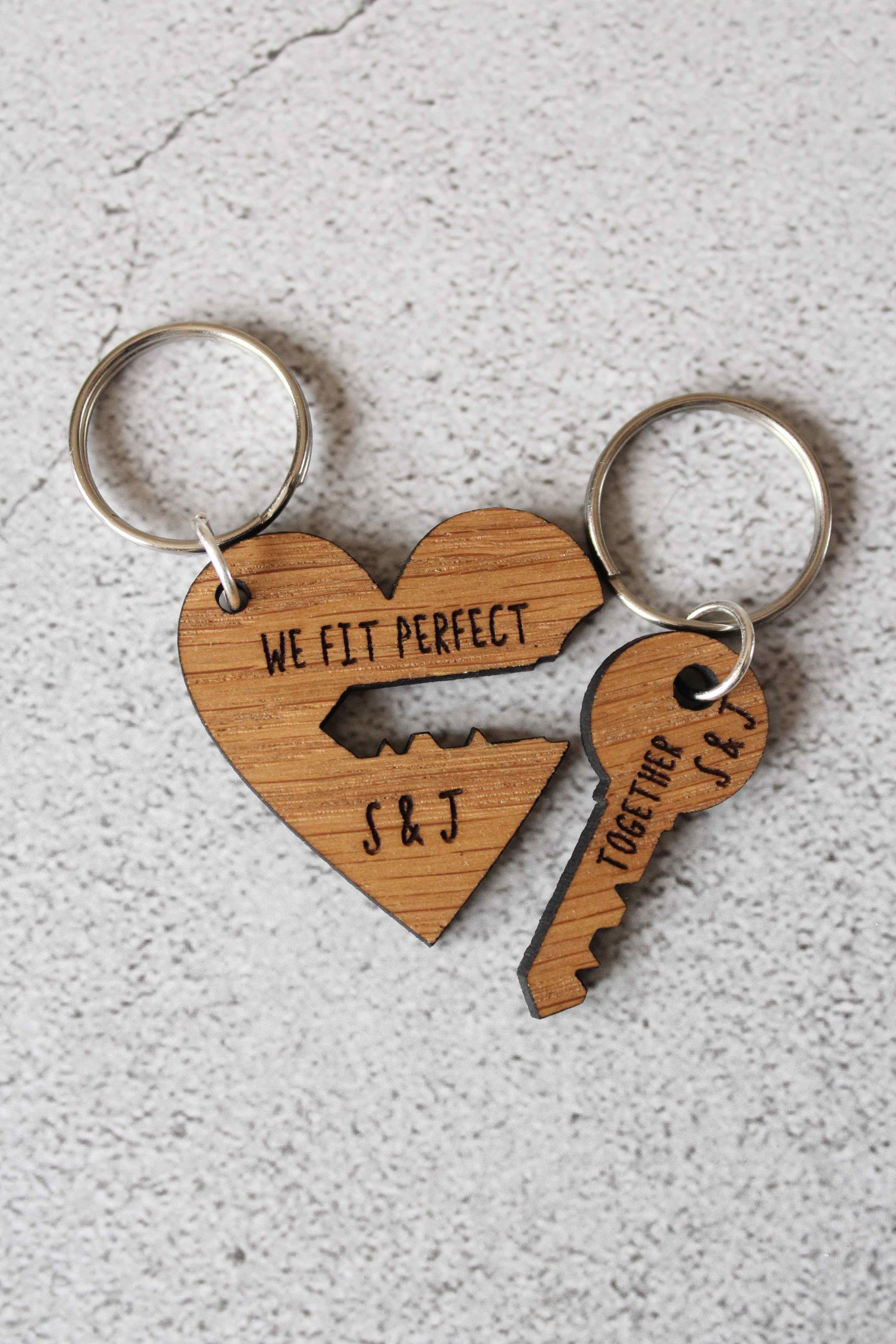 Unser erster Zuhause-Schlüsselanhänger, Schlüsselanhänger für Paare – The  Wood Look